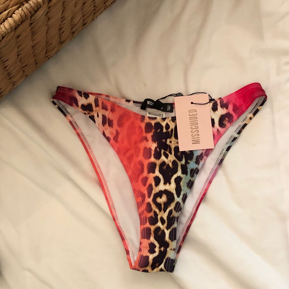 High leg bikini bottom